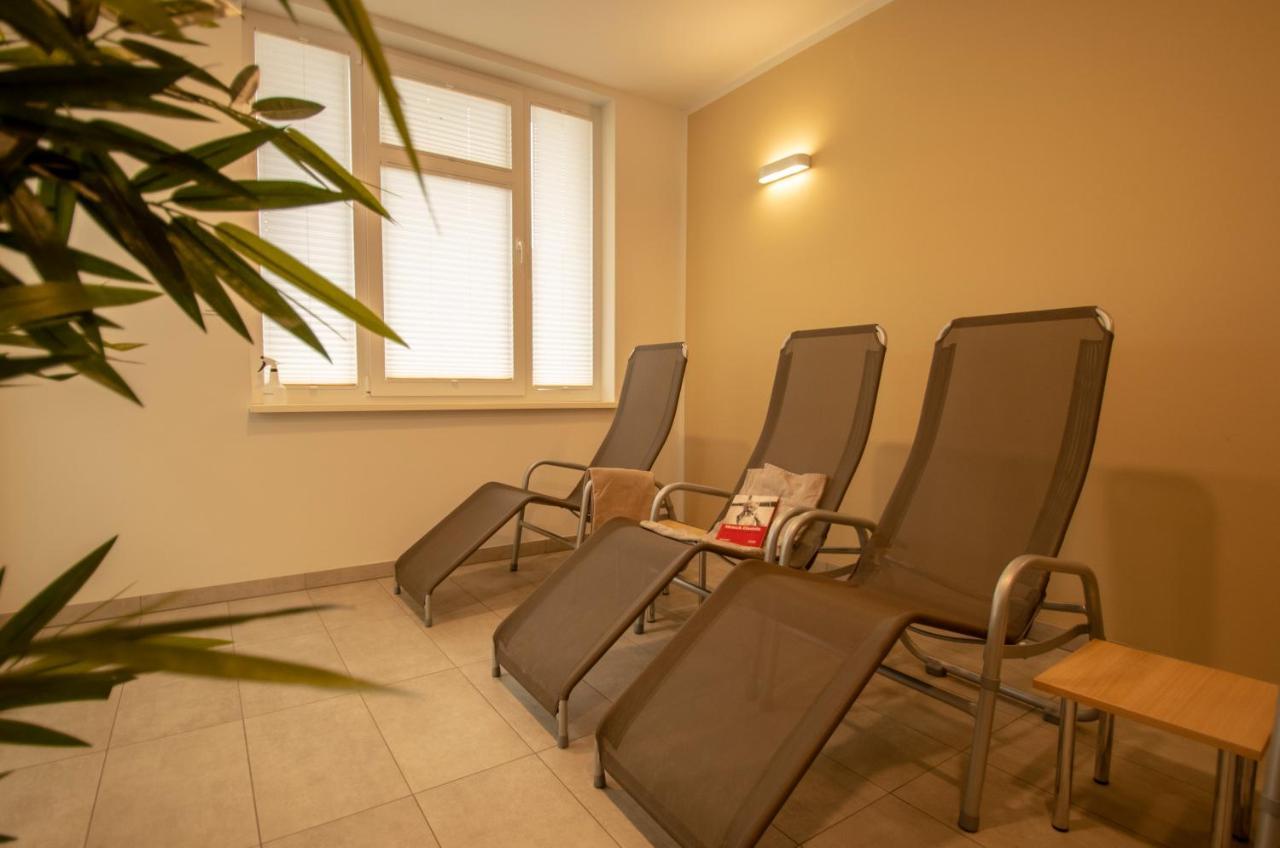 Albert-Inn-Glowe - Barrierefrei & 3 Schlafzimmer & Coworking & Strandkorb-Saisonal & Sauna Im Haus & Fahrraeder Esterno foto
